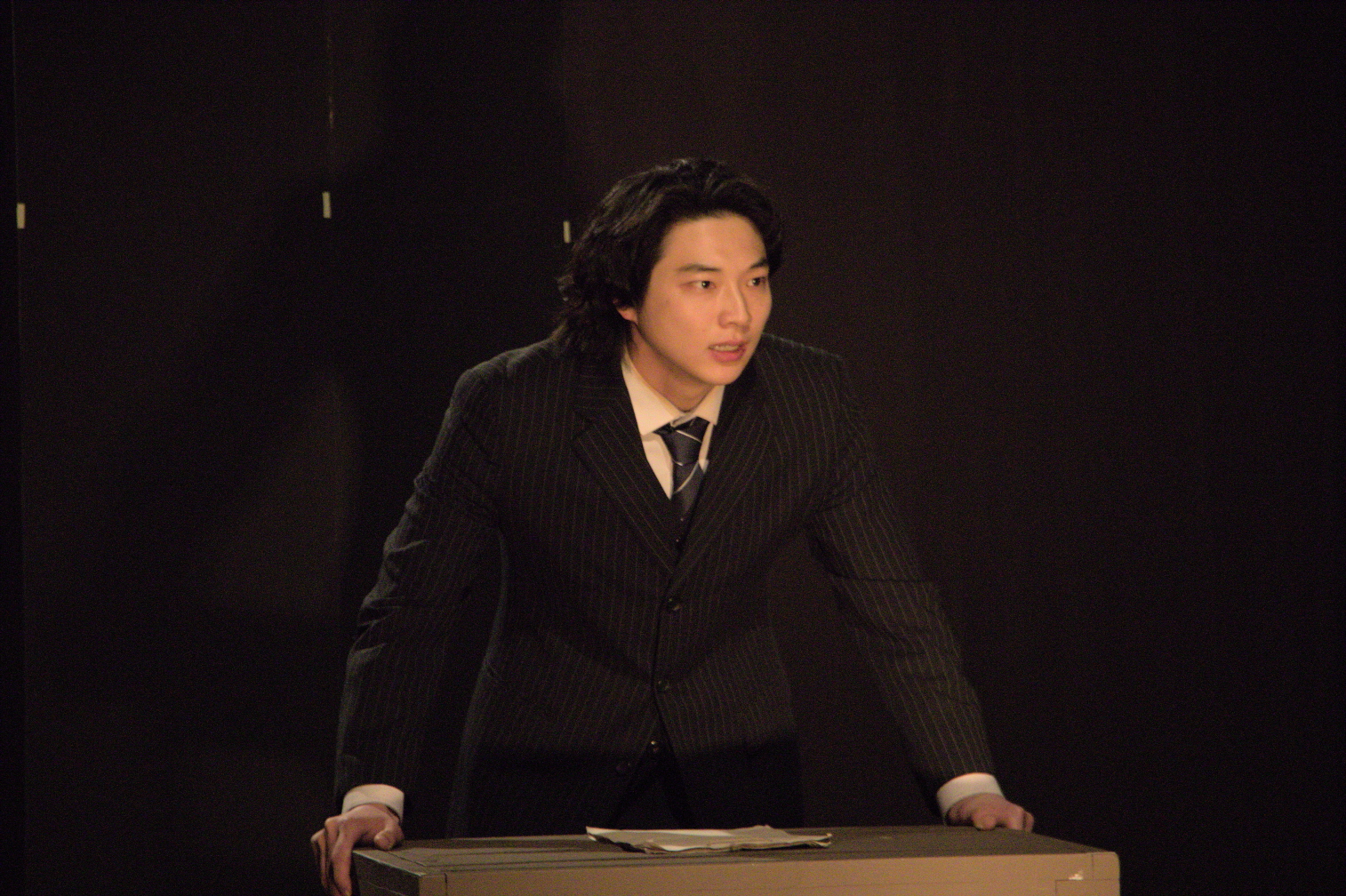 Jang Ji-Woon, Sangmyung University's student from Department of Theatre, playing a role of Dr. Thomas Stockmann for El folkefiende